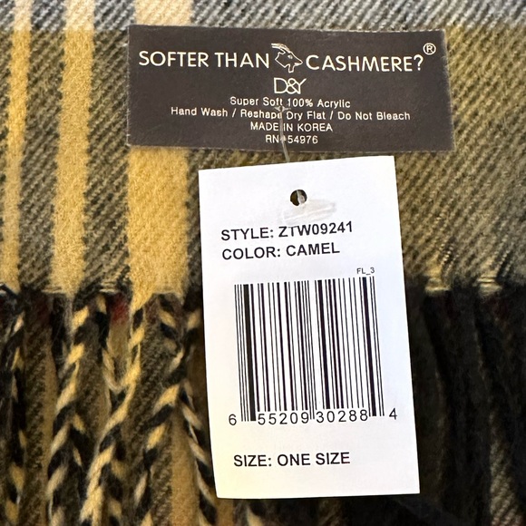 VTG NWT Camel, Red, Black Plaid Softer Than Cashmere Scarf by D&Y - Picture 6 of 7